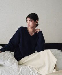ADAUL（アダウル）の「ソフトルーズVネックニット - ネイビー（ニット/セーター）」