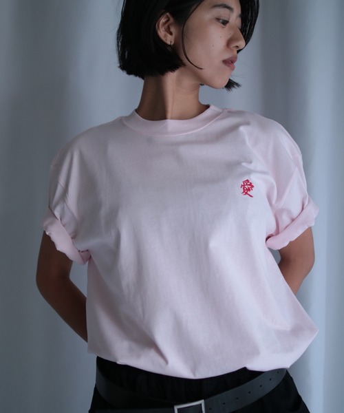 G.V.G.V.（ジーヴィージーヴィー）の「LOVE AND LIE EMBROIDERY H/S TEE【PINK】（Tシャツ/カットソー・レディース・Black/Red・ONE SIZE）」の3枚目の写真