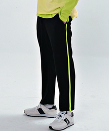 BEMIGHTY（ビーマイティー）の「サイドテーピングクロップトラックパンツ（スウェットパンツ）」