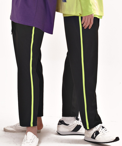 BEMIGHTY(ビーマイティー)の「サイドテーピングクロップトラックパンツ(スウェットパンツ・メンズ・その他・LARGE/MEDIUM)」の2枚目の写真