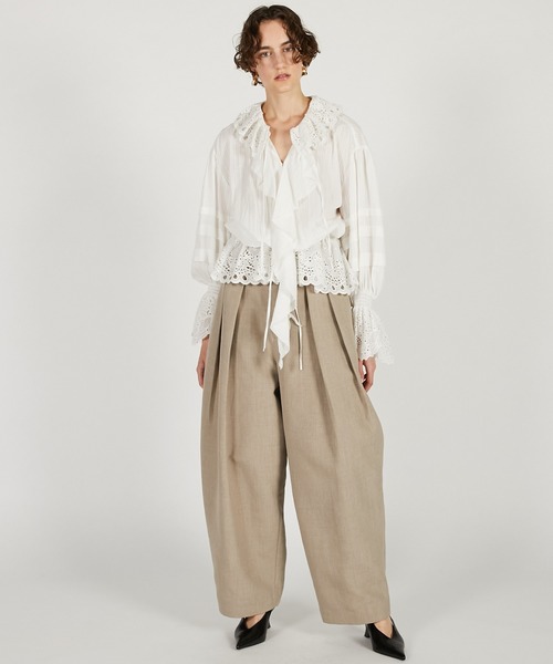 PRANK PROJECT（プランクプロジェクト）の「ボリュームタックハイウエストパンツ / Volume-Tuck High-Waist Pants（スラックス・レディース・ブラック/ベージュ・36/38）」の5枚目の写真