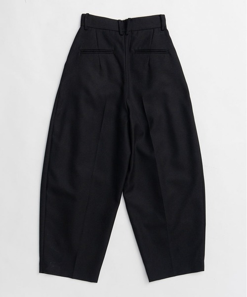 PRANK PROJECT（プランクプロジェクト）の「ボリュームタックハイウエストパンツ / Volume-Tuck High-Waist Pants（スラックス・レディース・ブラック/ベージュ・36/38）」の16枚目の写真