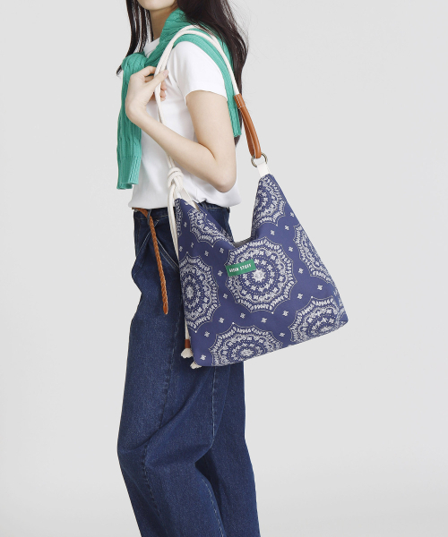 GREEN STUFF(グリーンスタッフ)の「rope bag 57 - paisley navy(ショルダーバッグ・レディース・その他・FREE)」の6枚目の写真