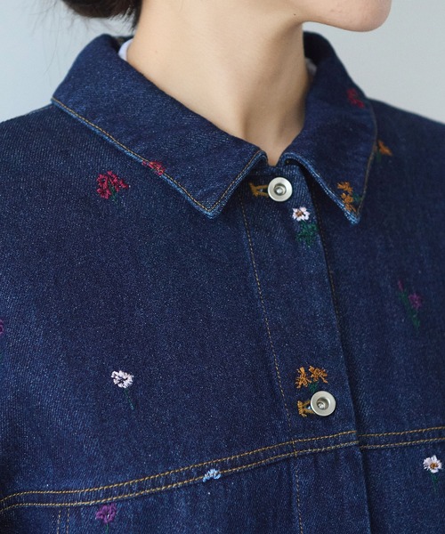 yuni(ユニ )の「floral embloidely denim cocoon ブルゾン(デニムジャケット・レディース・ネイビー/サックスブルー・FREE)」の14枚目の写真
