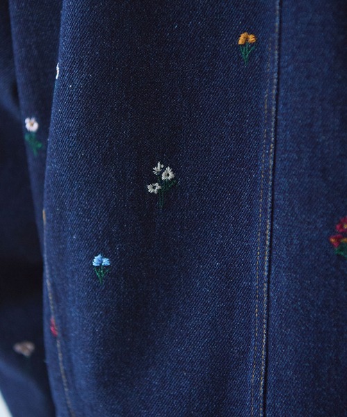 yuni(ユニ )の「floral embloidely denim cocoon ブルゾン(デニムジャケット・レディース・ネイビー/サックスブルー・FREE)」の21枚目の写真