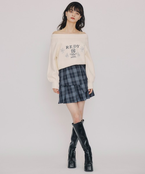 REDYAZEL（レディアゼル）の「ビジューロゴエンブロイダリーニットプルオーバー（ニット/セーター・レディース・ネイビー/オレンジ/オフホワイト/ブラウン・FREE）」の7枚目の写真