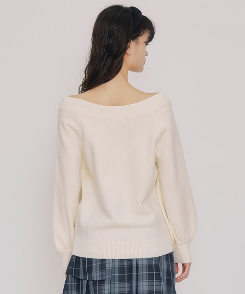 REDYAZEL（レディアゼル）の「ビジューロゴエンブロイダリーニットプルオーバー（ニット/セーター・レディース・ネイビー/オレンジ/オフホワイト/ブラウン・FREE）」の12枚目の写真