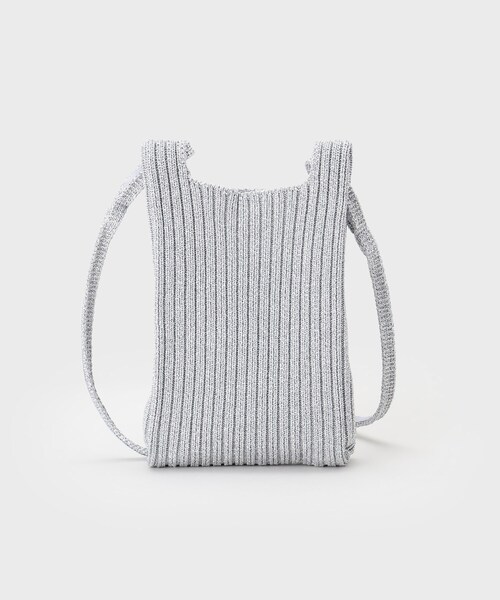 INDIVI(インディヴィ)の「【大人ラメ/スマホ入れ】ニット素材ミニポシェット(ショルダーバッグ・レディース・シルバー/シルバー系5・00)」の3枚目の写真