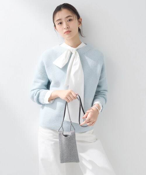 INDIVI(インディヴィ)の「【大人ラメ/スマホ入れ】ニット素材ミニポシェット(ショルダーバッグ・レディース・シルバー/シルバー系5・00)」の6枚目の写真