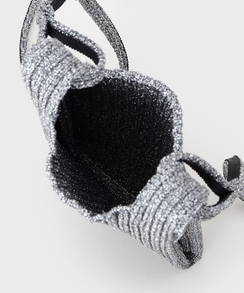 INDIVI(インディヴィ)の「【大人ラメ/スマホ入れ】ニット素材ミニポシェット(ショルダーバッグ・レディース・シルバー/シルバー系5・00)」の12枚目の写真