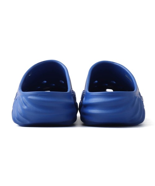 crocs(クロックス)の「crocs salehebembury x saru / クロックス サレヘ・ベンバリー x サル(サンダル・メンズ・ブルー・27.0cm/28.0cm/29.0cm/25.0cm/26.0cm/23.0cm/24.0cm)」の4枚目の写真