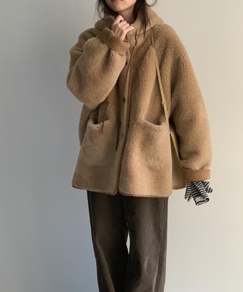 FAVORITO(ファヴォリート)の「フード付きフェイクムートンジャケット(その他アウター・レディース・ブラウン・F)」の1枚目の写真
