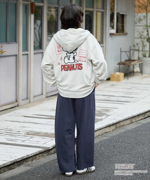 PEANUTS / SNOOPY】別注 ピーナッツ スヌーピー 刺繍プリント ジップ