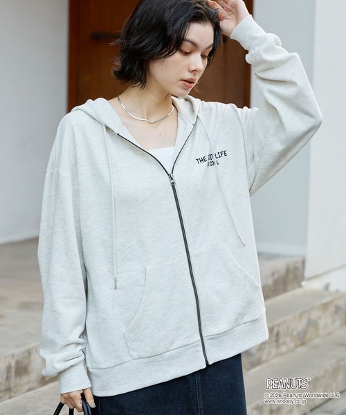 PEANUTS（ピーナッツ）の「【PEANUTS / SNOOPY】別注 ピーナッツ スヌーピー 刺繍プリント ジップパーカー（パーカー・レディース・スミクロ/オートミール/グレー系/ブラック系・L/M）」の10枚目の写真