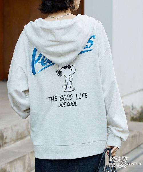 PEANUTS（ピーナッツ）の「【PEANUTS / SNOOPY】別注 ピーナッツ スヌーピー 刺繍プリント ジップパーカー（パーカー・レディース・スミクロ/オートミール/グレー系/ブラック系・L/M）」の12枚目の写真