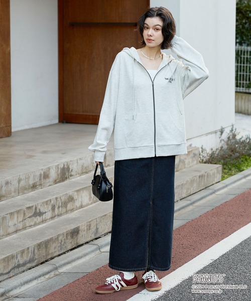 PEANUTS（ピーナッツ）の「【PEANUTS / SNOOPY】別注 ピーナッツ スヌーピー 刺繍プリント ジップパーカー（パーカー・レディース・スミクロ/オートミール/グレー系/ブラック系・L/M）」の15枚目の写真