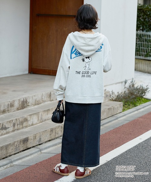 PEANUTS（ピーナッツ）の「【PEANUTS / SNOOPY】別注 ピーナッツ スヌーピー 刺繍プリント ジップパーカー（パーカー・レディース・スミクロ/オートミール/グレー系/ブラック系・L/M）」の17枚目の写真