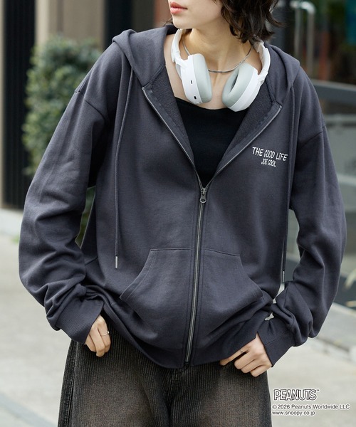 PEANUTS（ピーナッツ）の「【PEANUTS / SNOOPY】別注 ピーナッツ スヌーピー 刺繍プリント ジップパーカー（パーカー・レディース・スミクロ/オートミール/グレー系/ブラック系・L/M）」の20枚目の写真