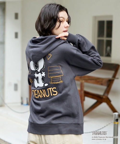 PEANUTS / SNOOPY】別注 ピーナッツ スヌーピー 刺繍プリント ジップ