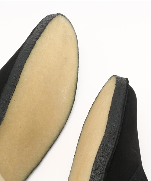 SHIPS(シップス)の「CLARKS: スエード デザートブーツ(ブーツ・メンズ・ブラック/ベージュ/ブラウン・9/8/8.5/7/6.5/7.5)」の4枚目の写真