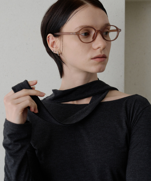 BIBYSEOB（バイバイソプ）の「アンバランススカーフTシャツチャコール[T54]（Tシャツ/カットソー・レディース・チャコール・FREE）」の4枚目の写真