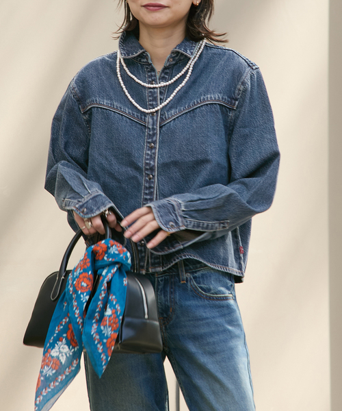JOURNAL STANDARD(ジャーナルスタンダード)の「別注【LEVI’S(R)/リーバイス(R)】 for JS LOGAN SHACKET(デニムジャケット・レディース・ライトブルー・X-LARGE/MEDIUM)」の12枚目の写真
