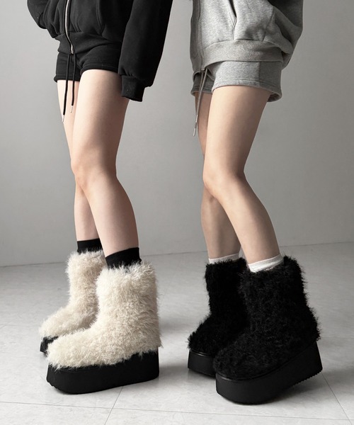 me+em select(ミームセレクト)の「【 2color 】厚底フェイクシャギーファーショートブーツ / platform fake shaggy fur short boots(ブーツ・レディース・ブラック/アイボリー・37/38/39)」の18枚目の写真