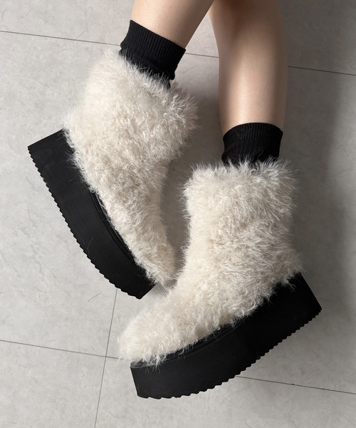 me+em select(ミームセレクト)の「【 2color 】厚底フェイクシャギーファーショートブーツ / platform fake shaggy fur short boots(ブーツ・レディース・ブラック/アイボリー・37/38/39)」の10枚目の写真