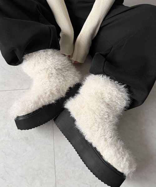 me+em select(ミームセレクト)の「【 2color 】厚底フェイクシャギーファーショートブーツ / platform fake shaggy fur short boots(ブーツ・レディース・ブラック/アイボリー・37/38/39)」の15枚目の写真