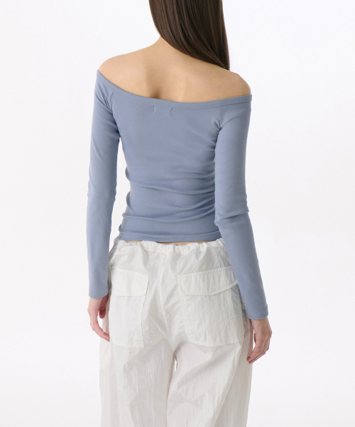 MUSINSA STANDARD WOMAN（ムシンサスタンダードウーマン）の「ウィメンズスリムオフショルダー長袖Tシャツ[ブルーグレー]（Tシャツ/カットソー・レディース・その他・SMALL/MEDIUM/LARGE/X-SMALL）」の2枚目の写真