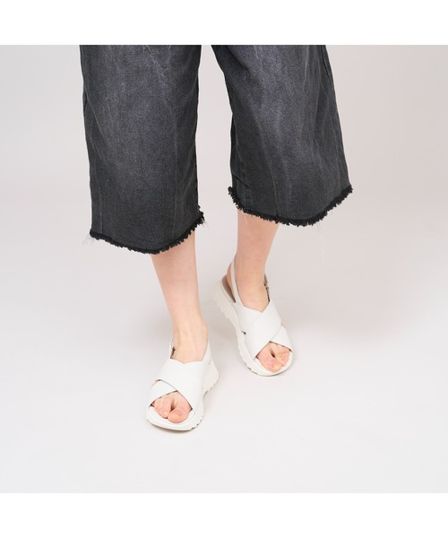 Clarks(クラークス)の「DashLite Wish / ダッシュライトウィッシュ (ホワイトレザー)(サンダル・レディース・ホワイト・UK3/UK4/UK6/UK5.5/UK5/UK4.5/UK3.5)」の7枚目の写真