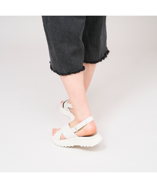 Clarks(クラークス)の「DashLite Wish / ダッシュライトウィッシュ (ホワイトレザー)(サンダル・レディース・ホワイト・UK3/UK4/UK6/UK5.5/UK5/UK4.5/UK3.5)」の9枚目の写真