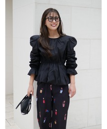 BeBeoD（べベッド）の「ウエストギャザーペプラムブラウス（シャツ/ブラウス）」