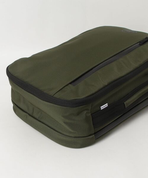 Mammut(マムート)の「セオン トランスポーター ジャパンエクスクルーシブ 15 バリスティックナイロン / Seon Transporter JE 15 BNY(バックパック/リュック・メンズ・カーキ/ブラック・15L)」の4枚目の写真