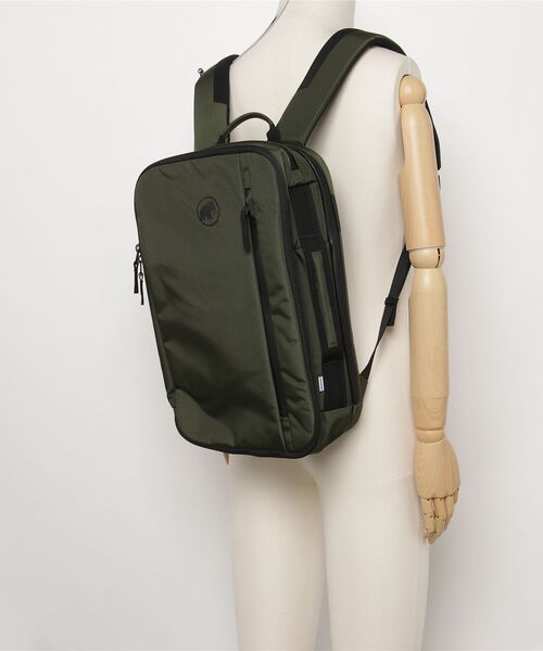 Mammut(マムート)の「セオン トランスポーター ジャパンエクスクルーシブ 15 バリスティックナイロン / Seon Transporter JE 15 BNY(バックパック/リュック・メンズ・カーキ/ブラック・15L)」の6枚目の写真