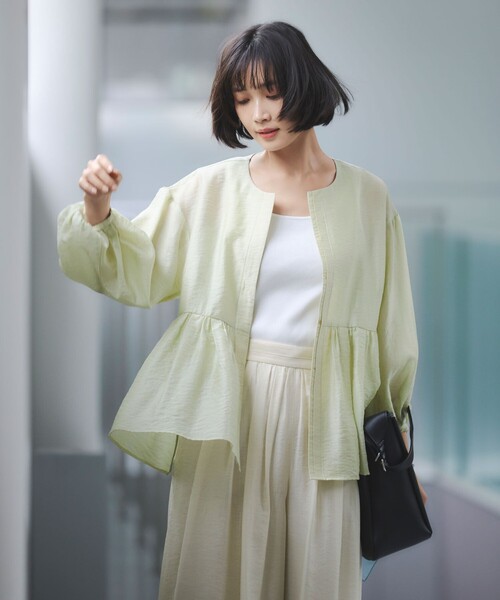 green label relaxing（グリーンレーベルリラクシング）の「［size SHORTあり］fleurie(フルリー) シアー ノーカラー ジャケット 接触冷感（ノーカラージャケット・レディース・オフホワイト/イエロー/ダークブラウン/ネイビー・SHORT/FREE）」の5枚目の写真