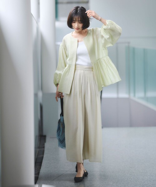 green label relaxing（グリーンレーベルリラクシング）の「［size SHORTあり］fleurie(フルリー) シアー ノーカラー ジャケット 接触冷感（ノーカラージャケット・レディース・オフホワイト/イエロー/ダークブラウン/ネイビー・SHORT/FREE）」の8枚目の写真