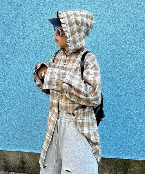 Alley Tokyo（アリートーキョー）の「フリフリフードシャツ（シャツ/ブラウス・レディース・ホワイト系/サックスブルー/オフホワイト・FREE）」の3枚目の写真