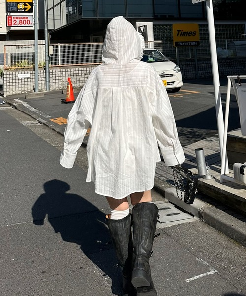 Alley Tokyo（アリートーキョー）の「フリフリフードシャツ（シャツ/ブラウス・レディース・ホワイト系/サックスブルー/オフホワイト・FREE）」の6枚目の写真