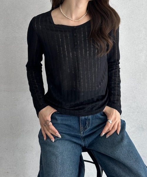 TREOVER(トレオーバー)の「抜け感をプラスするシアーリブヘンリーネックトップス(Tシャツ/カットソー・レディース・オフホワイト/ブラック・FREE)」の6枚目の写真