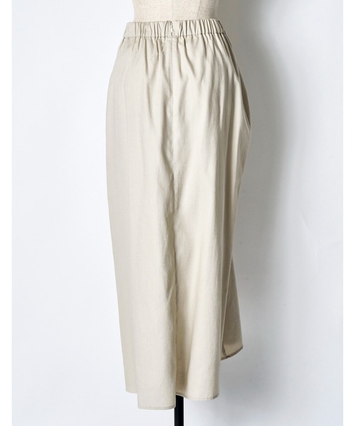 RUMCHE(ラムシェ)の「Layered Tuck Skirt / レイヤードタックスカート(スカート・レディース・ベージュ/ブラック・MEDIUM/SMALL)」の5枚目の写真