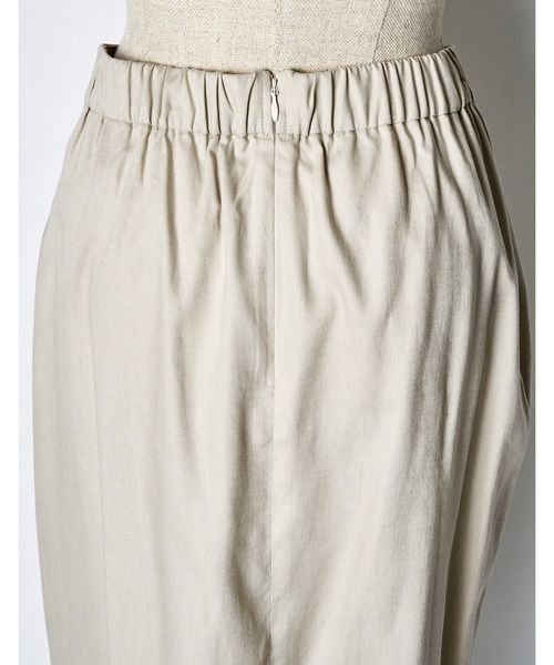 RUMCHE(ラムシェ)の「Layered Tuck Skirt / レイヤードタックスカート(スカート・レディース・ベージュ/ブラック・MEDIUM/SMALL)」の9枚目の写真