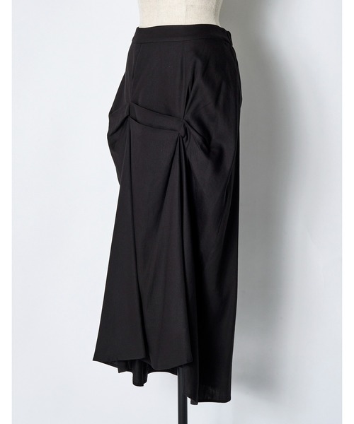 RUMCHE(ラムシェ)の「Layered Tuck Skirt / レイヤードタックスカート(スカート・レディース・ベージュ/ブラック・MEDIUM/SMALL)」の12枚目の写真