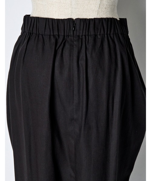 RUMCHE(ラムシェ)の「Layered Tuck Skirt / レイヤードタックスカート(スカート・レディース・ベージュ/ブラック・MEDIUM/SMALL)」の17枚目の写真