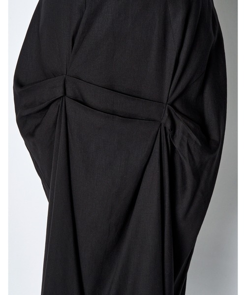 RUMCHE(ラムシェ)の「Layered Tuck Skirt / レイヤードタックスカート(スカート・レディース・ベージュ/ブラック・MEDIUM/SMALL)」の15枚目の写真