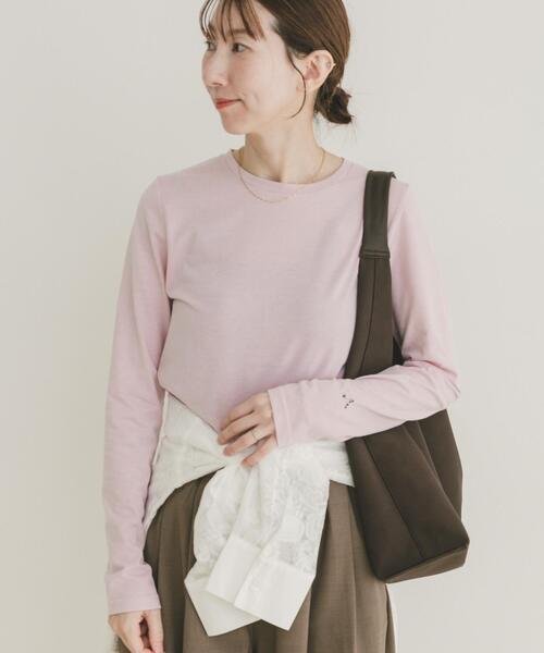 ITEMS URBANRESEARCH（アイテムズ アーバンリサーチ）の「ワンポイント刺シュウロンTシャツ（Tシャツ/カットソー・レディース・ピンク/オフホワイト/ブラウン/ベージュ・FREE）」の4枚目の写真