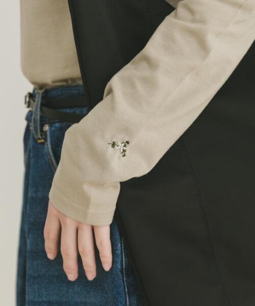 ITEMS URBANRESEARCH（アイテムズ アーバンリサーチ）の「ワンポイント刺シュウロンTシャツ（Tシャツ/カットソー・レディース・ピンク/オフホワイト/ブラウン/ベージュ・FREE）」の11枚目の写真