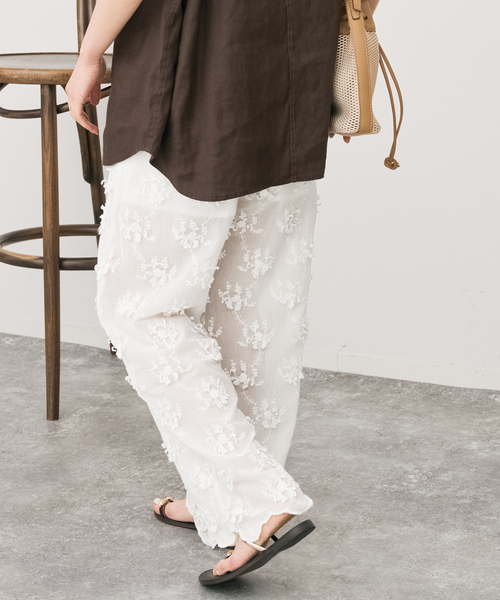 Spick & Span（スピックアンドスパン）の「crinkle crinkle crinkle sheer cotton 3D embroidery easy（その他パンツ・レディース・ブラック/ホワイト・FREE）」の2枚目の写真