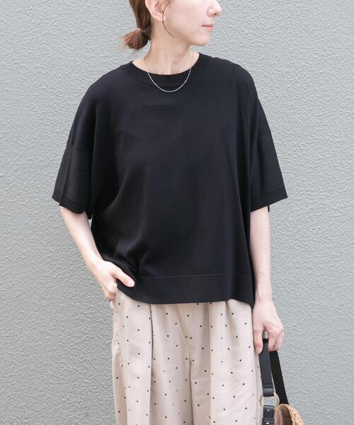 ITEMS URBANRESEARCH(アイテムズ アーバンリサーチ)の「『洗濯可』ニットTシャツ(ニット/セーター・レディース・グリーン/ブラック/チャコールグレー/オフホワイト・FREE)」の1枚目の写真