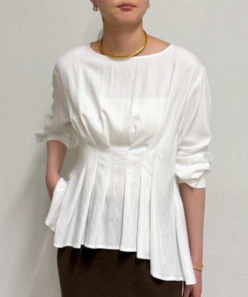 LOUNGEDRESS（ラウンジドレス）の「Aラインペプラムブラウス（シャツ/ブラウス・レディース・ライトベージュ/オフホワイト/チャコールグレー・FREE）」の7枚目の写真